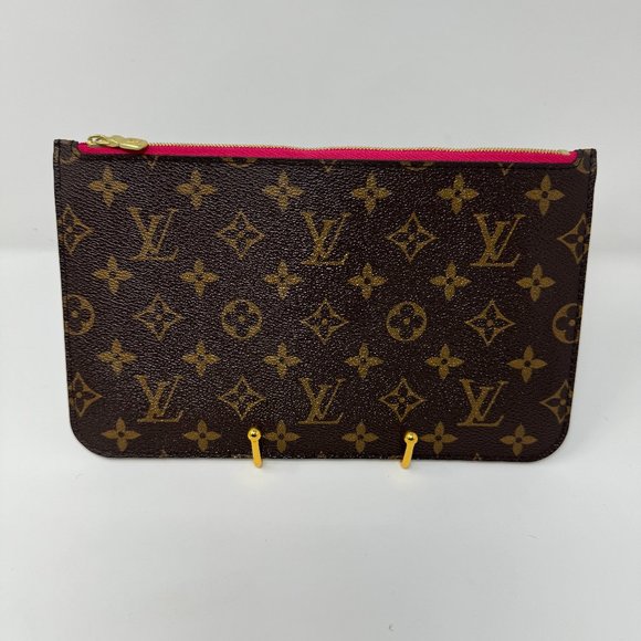 Louis Vuitton Handbags - Authentic Louis Vuitton Monogram Neverfull MM Pochette (No strap)